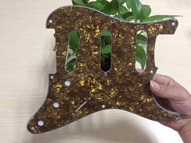 Electric Guitar Pickguard (Pick Guard Scratch Plate) Gold Pearl guitarmetrics